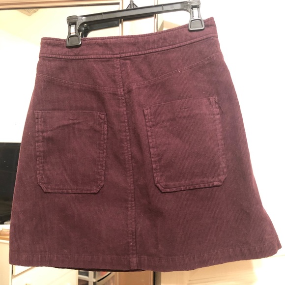Zara never worn corduroy skirt in color: eggplant - Picture 3 of 4